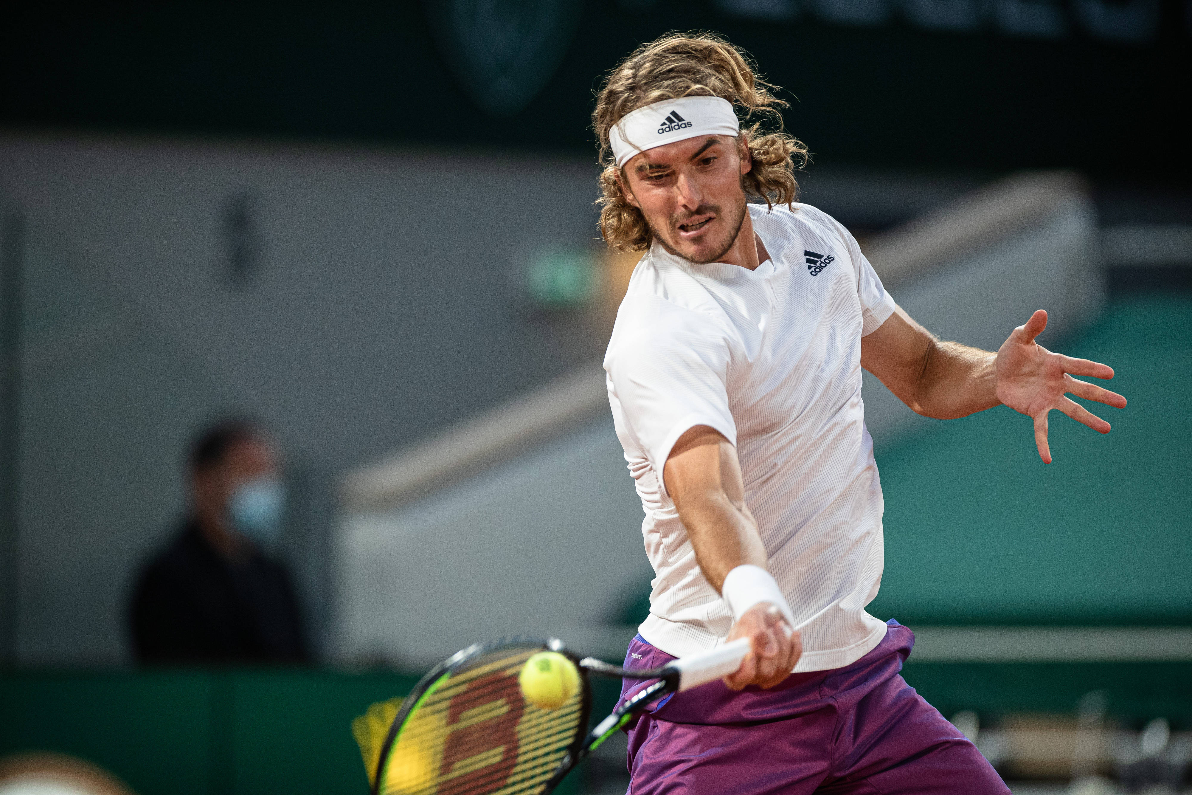 IM体育社区互动入口-温网鏖战法网，西西帕斯高光表现