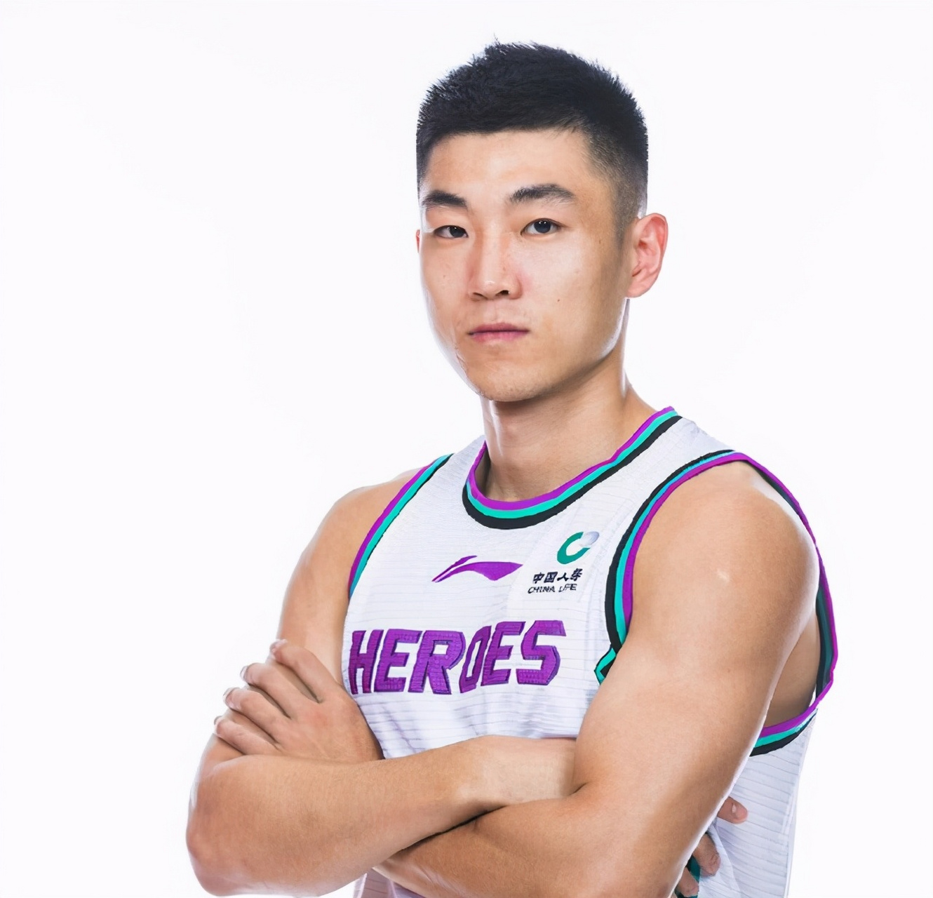 山东队鏖战新疆队，高诗岩惊艳四座