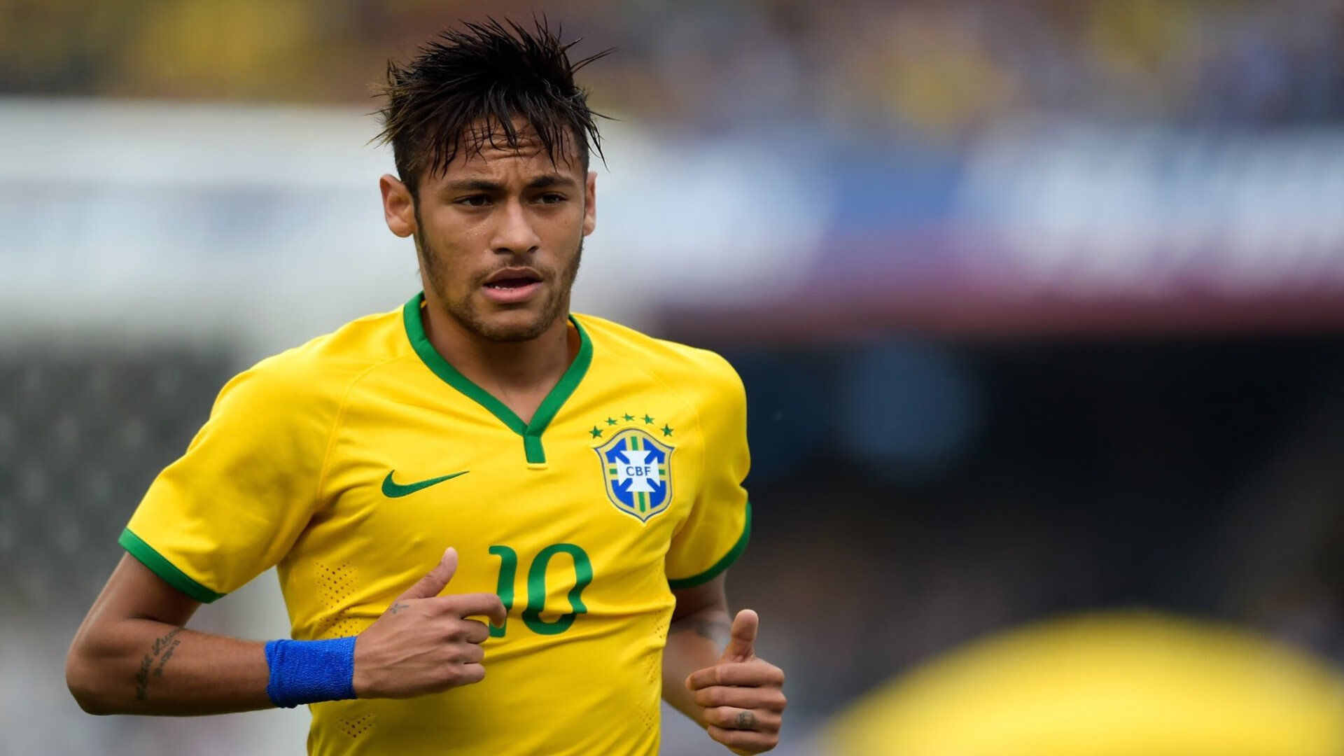 IM体育世界杯2026-赛道上的蓝黑风暴，当金玟哉在F1巴林站接管比赛